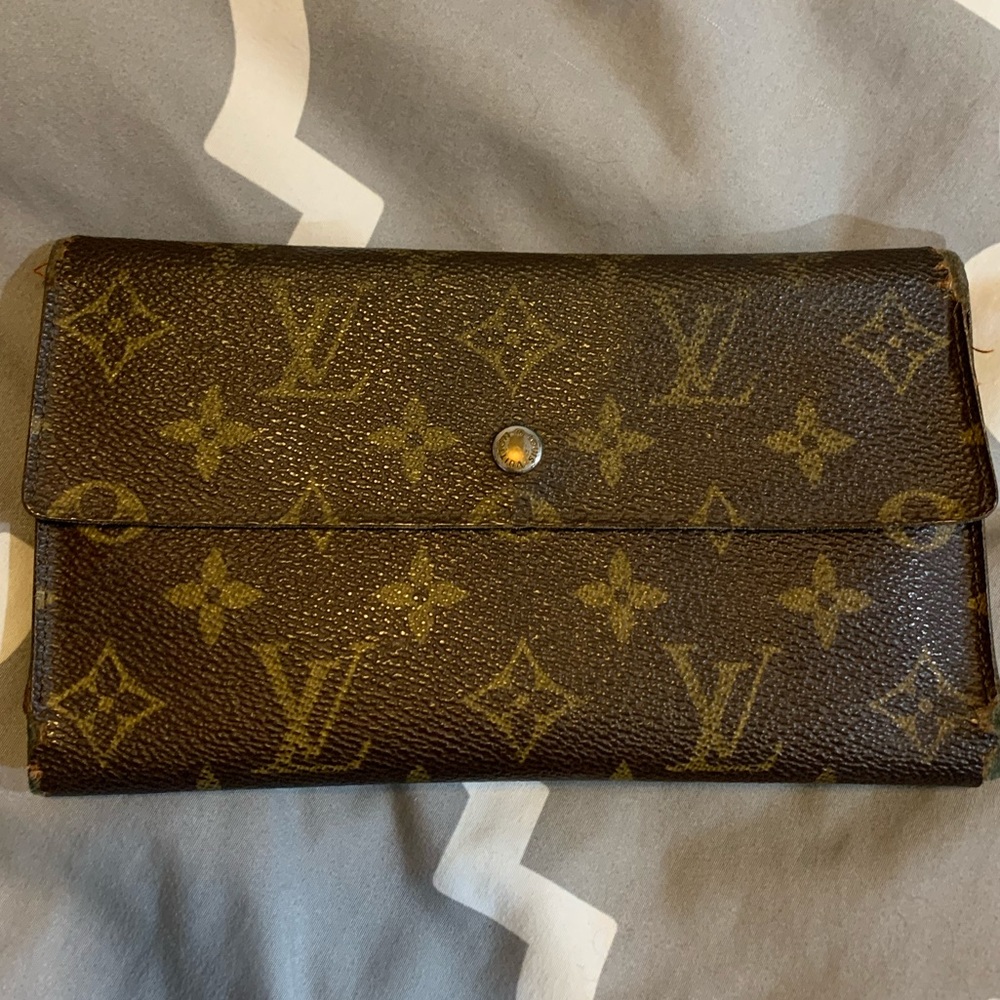 LV Wallet